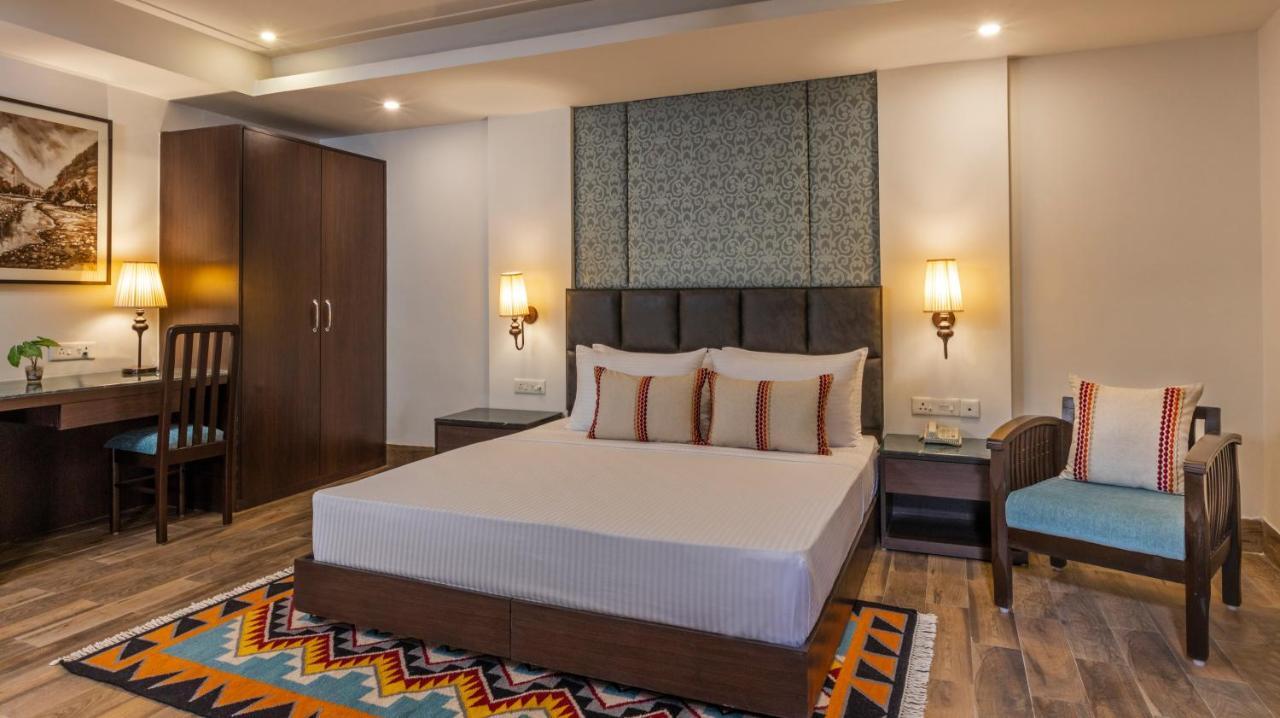 Lemon Tree Premier, Rishikesh Hotel Екстериор снимка